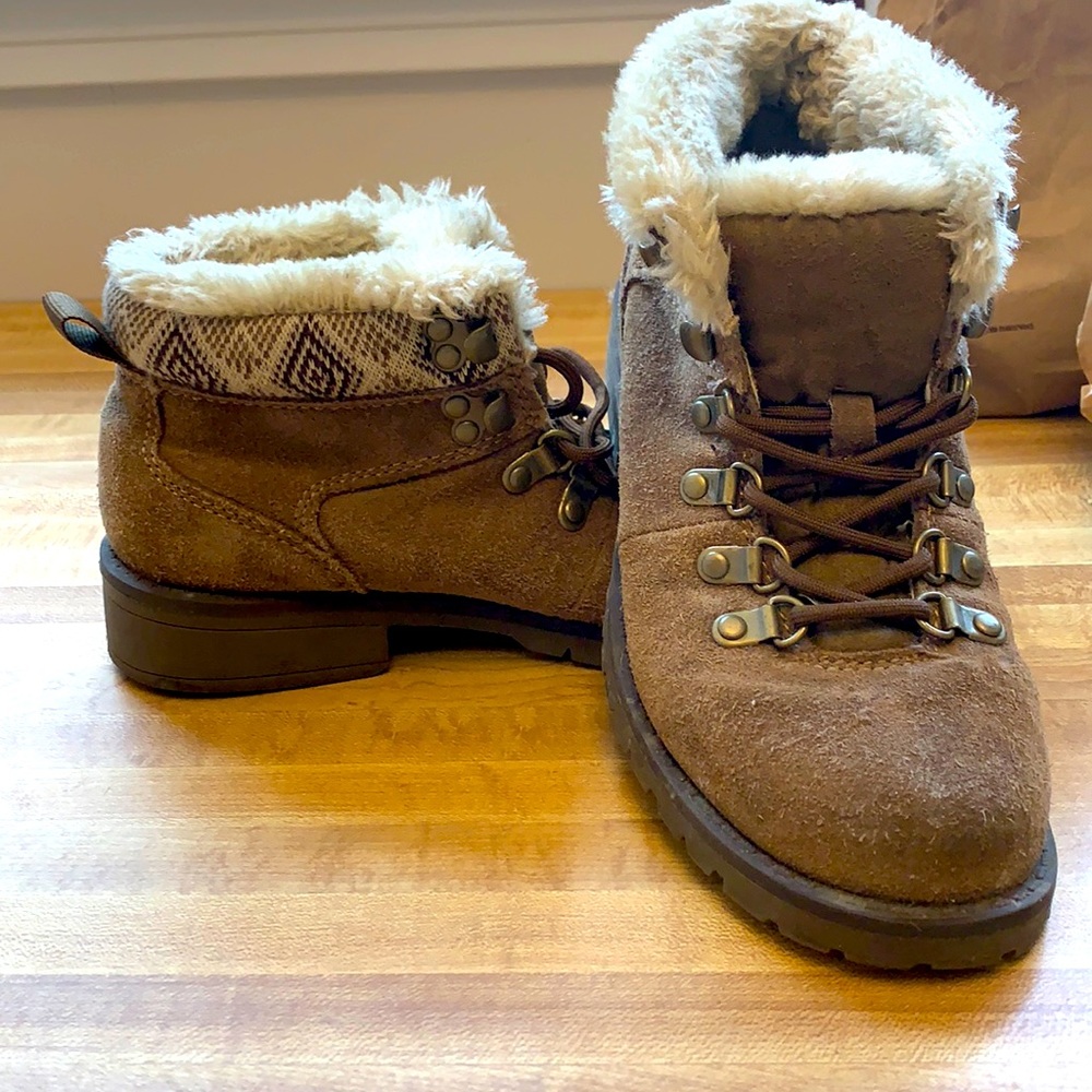 Women’s fashion boots